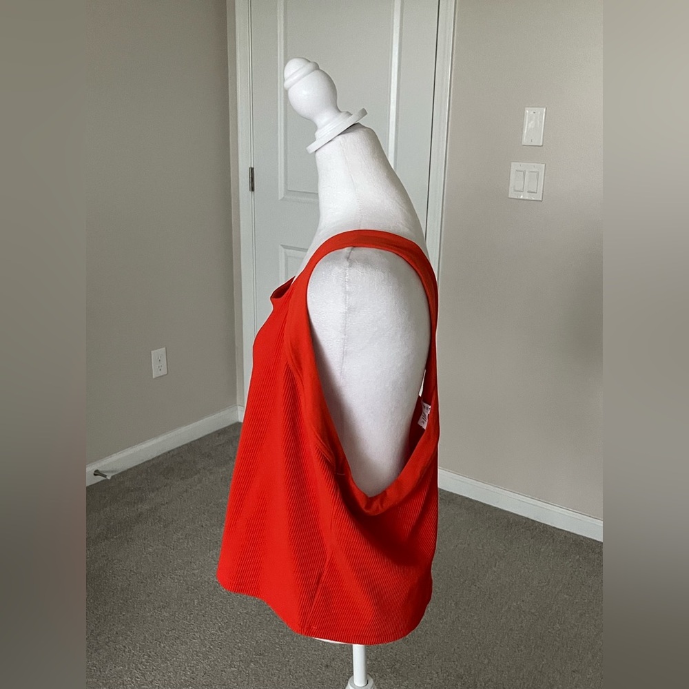 NWOT Athleta Cropped Tank Size 3X Color is Orangey Red - Picture 4 of 7
